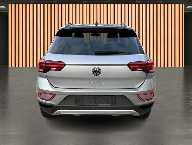 Volkswagen T-Roc view 22