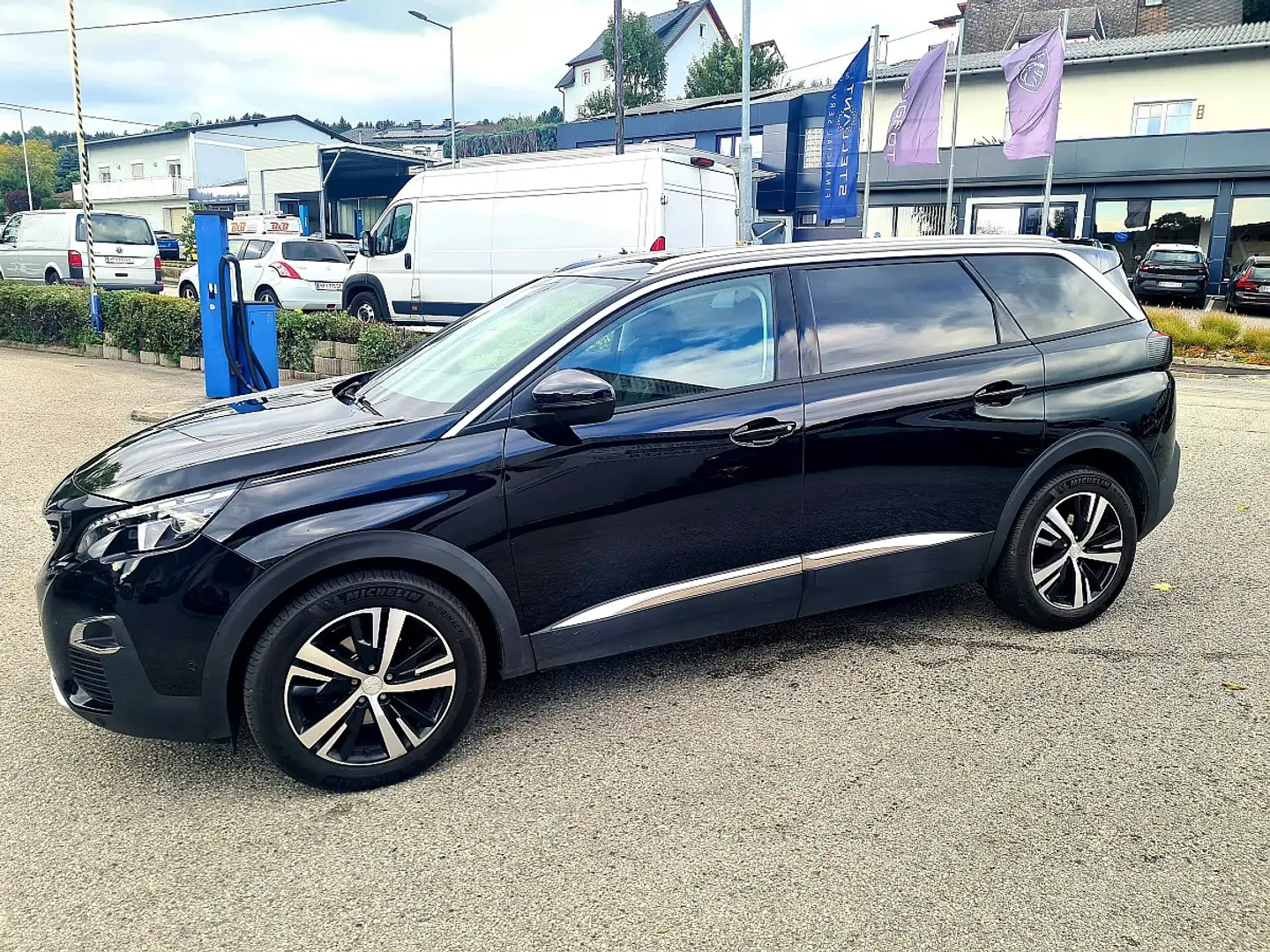 Peugeot 5008 BlueHDI 130 EAT8 Allure Pack Schwarz - 2