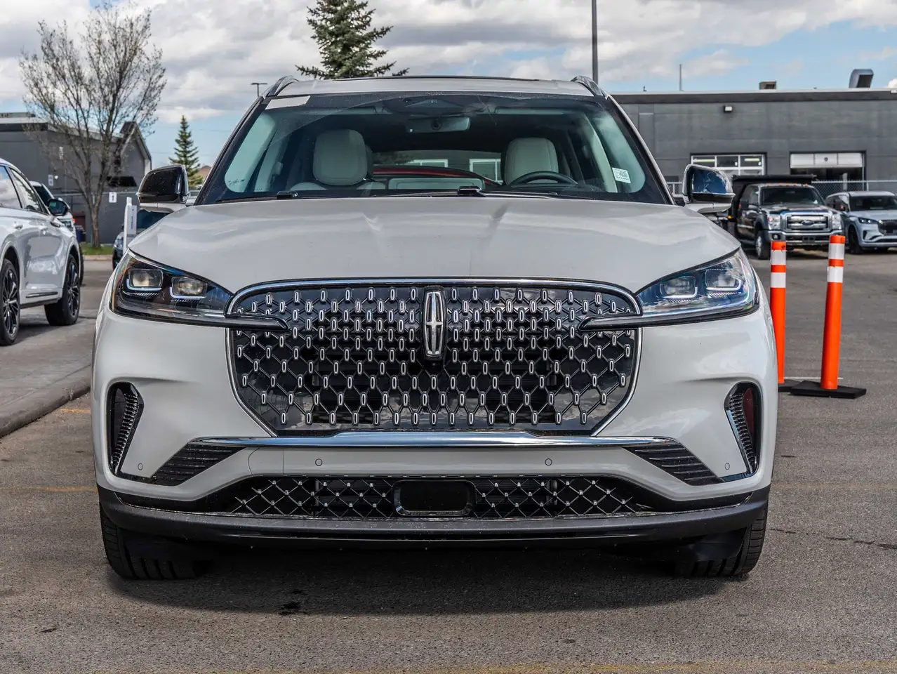 Lincoln Aviator снимка Lincoln Aviator