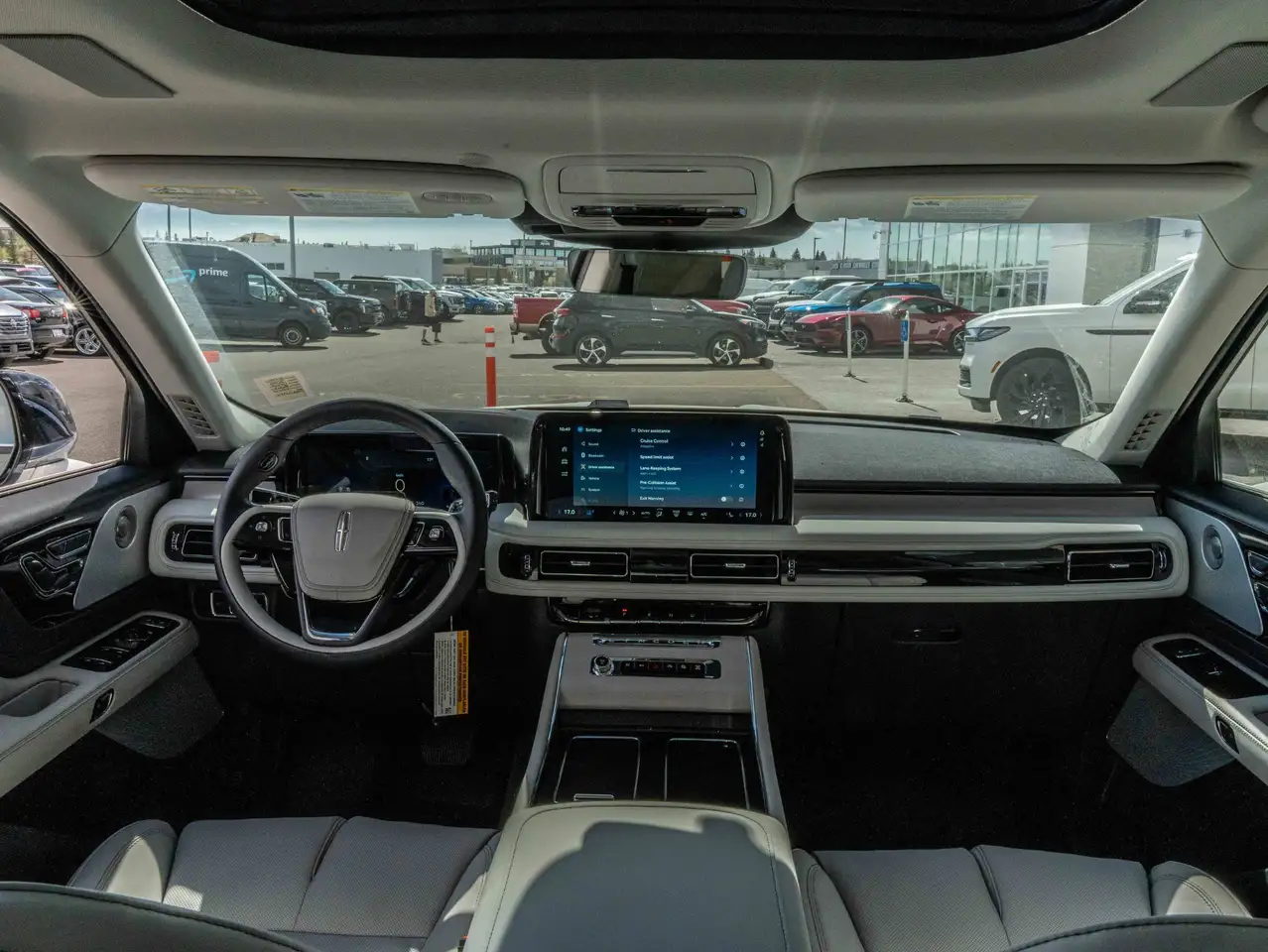 Lincoln Aviator снимка Lincoln Aviator