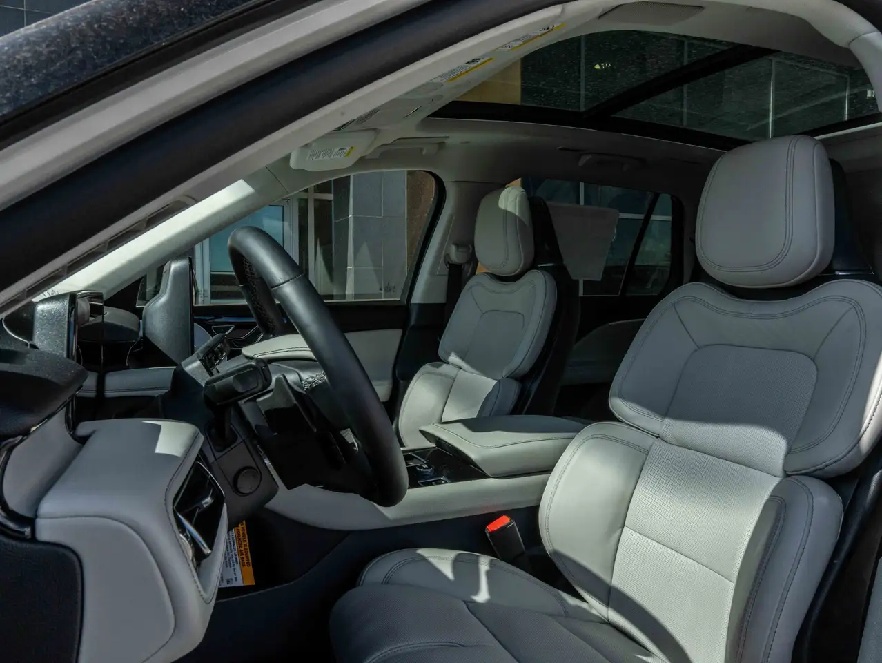 Lincoln Aviator снимка Lincoln Aviator