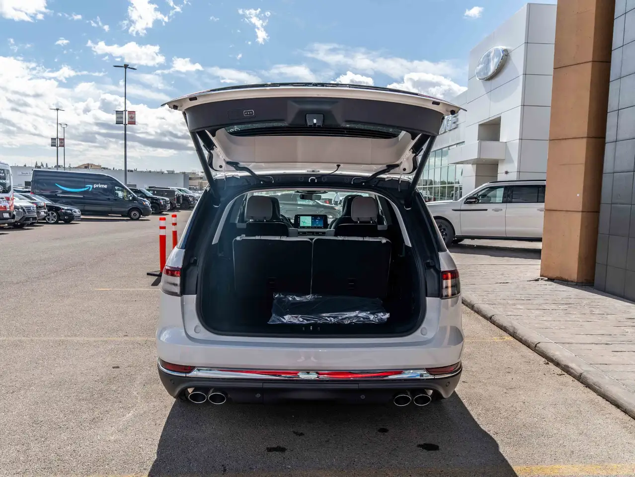 Lincoln Aviator снимка Lincoln Aviator