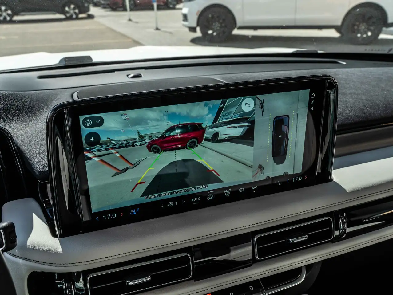 Lincoln Aviator снимка Lincoln Aviator