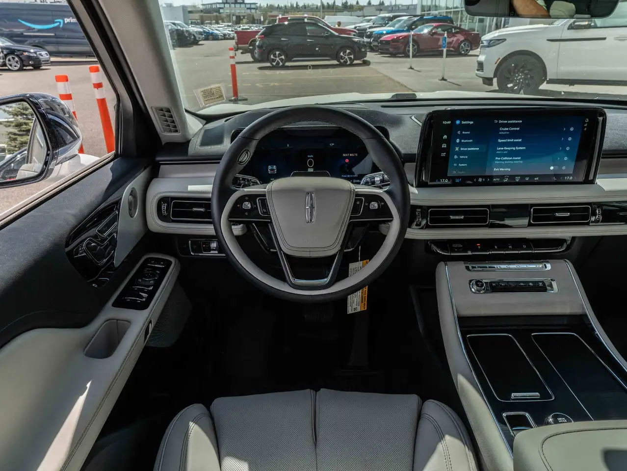Lincoln Aviator снимка Lincoln Aviator