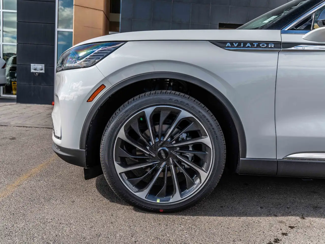Lincoln Aviator снимка Lincoln Aviator