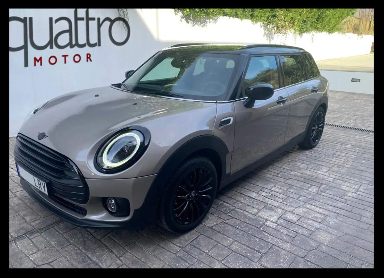 MINI Cooper Clubman Aut. Gris - 2