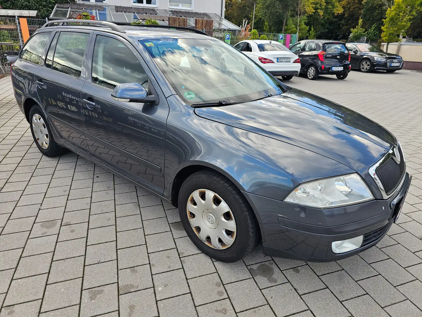 Skoda Octavia Ambiente / TÜV 01/26 Gris - 2