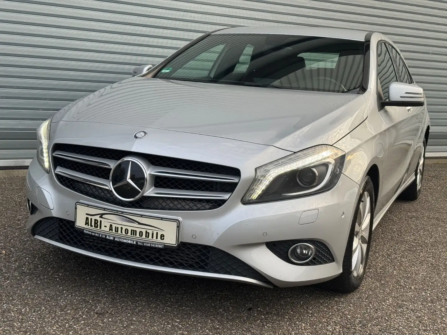 Mercedes-Benz A 180 CDI BlueEfficiency PDC NAVI XENON GRA** Silber - 1
