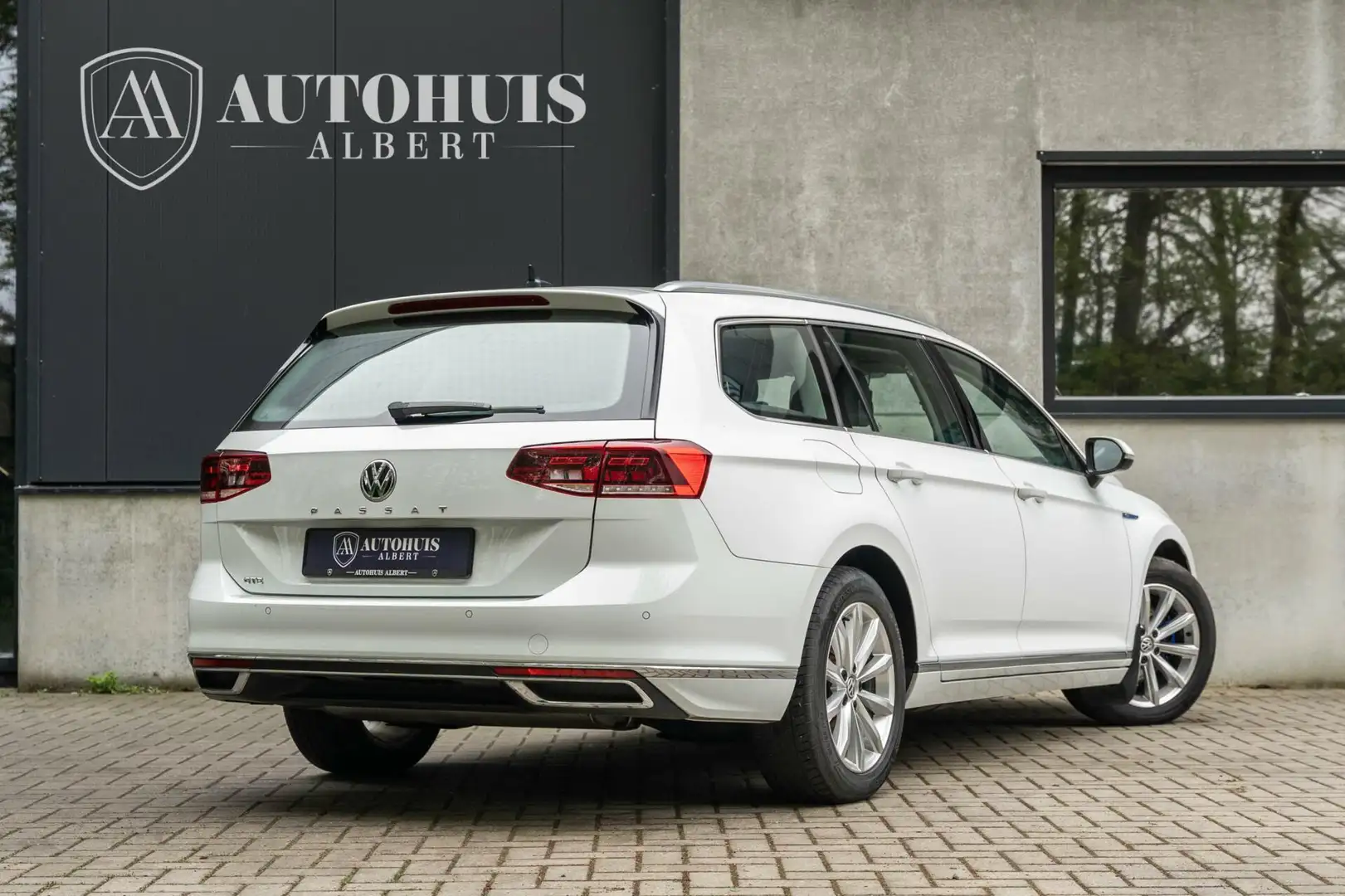Volkswagen Passat Variant 1.4 TSI PHEV GTE Business Trekhaak Blanco - 2