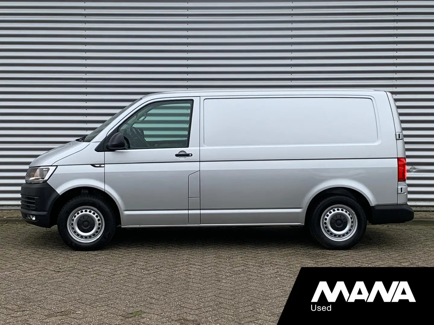 Volkswagen T6 Transporter 2.0TDI L1H1 150pk Automaat Highline Leder Airco Se Gris - 2