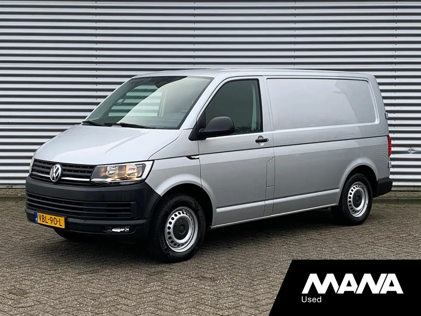 Volkswagen T6 Transporter 2.0TDI L1H1 150pk Automaat Highline Leder Airco Se Gris - 1