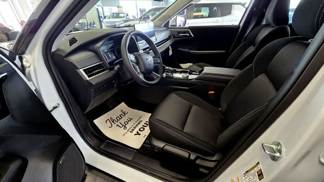 Mitsubishi Outlander снимка Mitsubishi Outlander