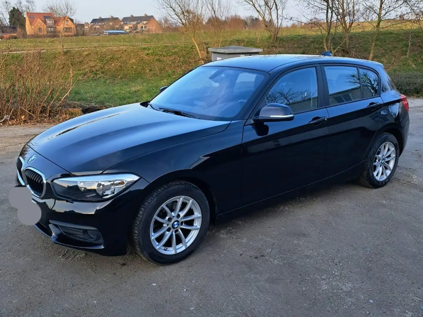 BMW 116 116i Noir - 1