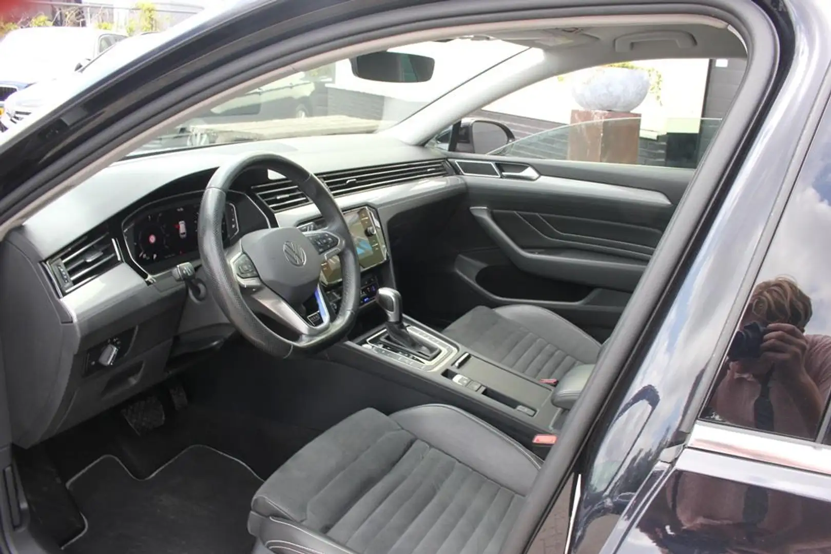 Volkswagen Passat Variant 1.4 TSI GTE Business | Trekhaak | Virtual Cockpit Zwart - 2