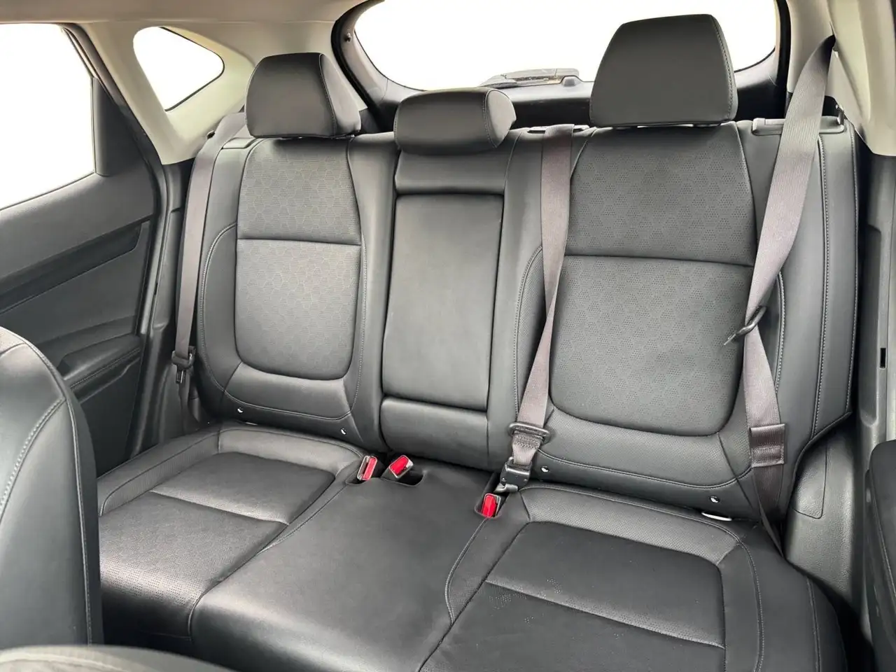 Kia Seltos снимка Kia Seltos