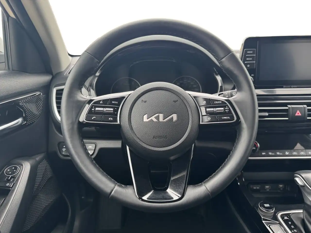 Kia Seltos снимка Kia Seltos
