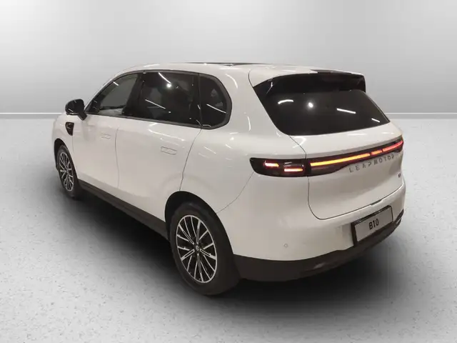 Leapmotor B10 view 4