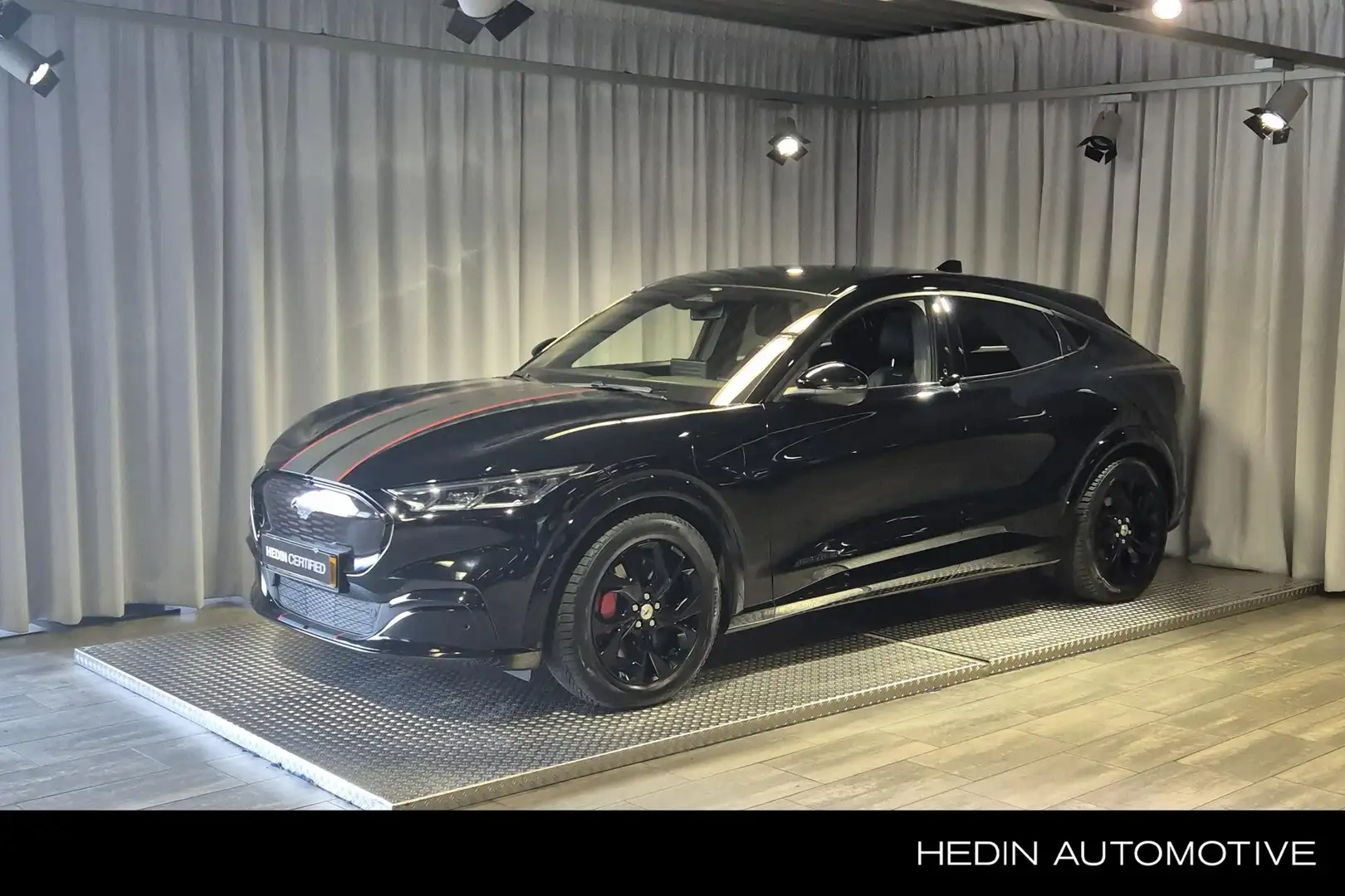 Ford Mustang Mach-E Extended AWD 98 kWh Black Edition Noir - 1