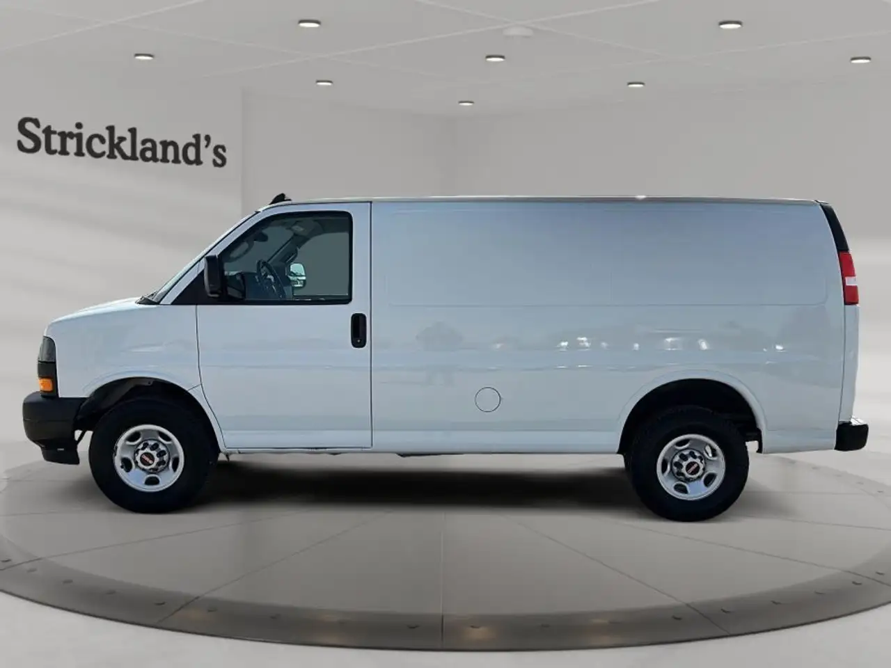 GMC Savana снимка GMC Savana