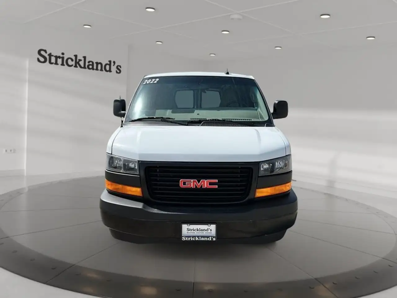 GMC Savana снимка GMC Savana