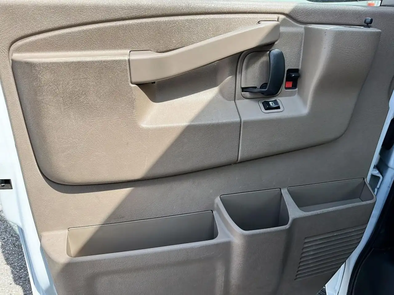 GMC Savana снимка GMC Savana