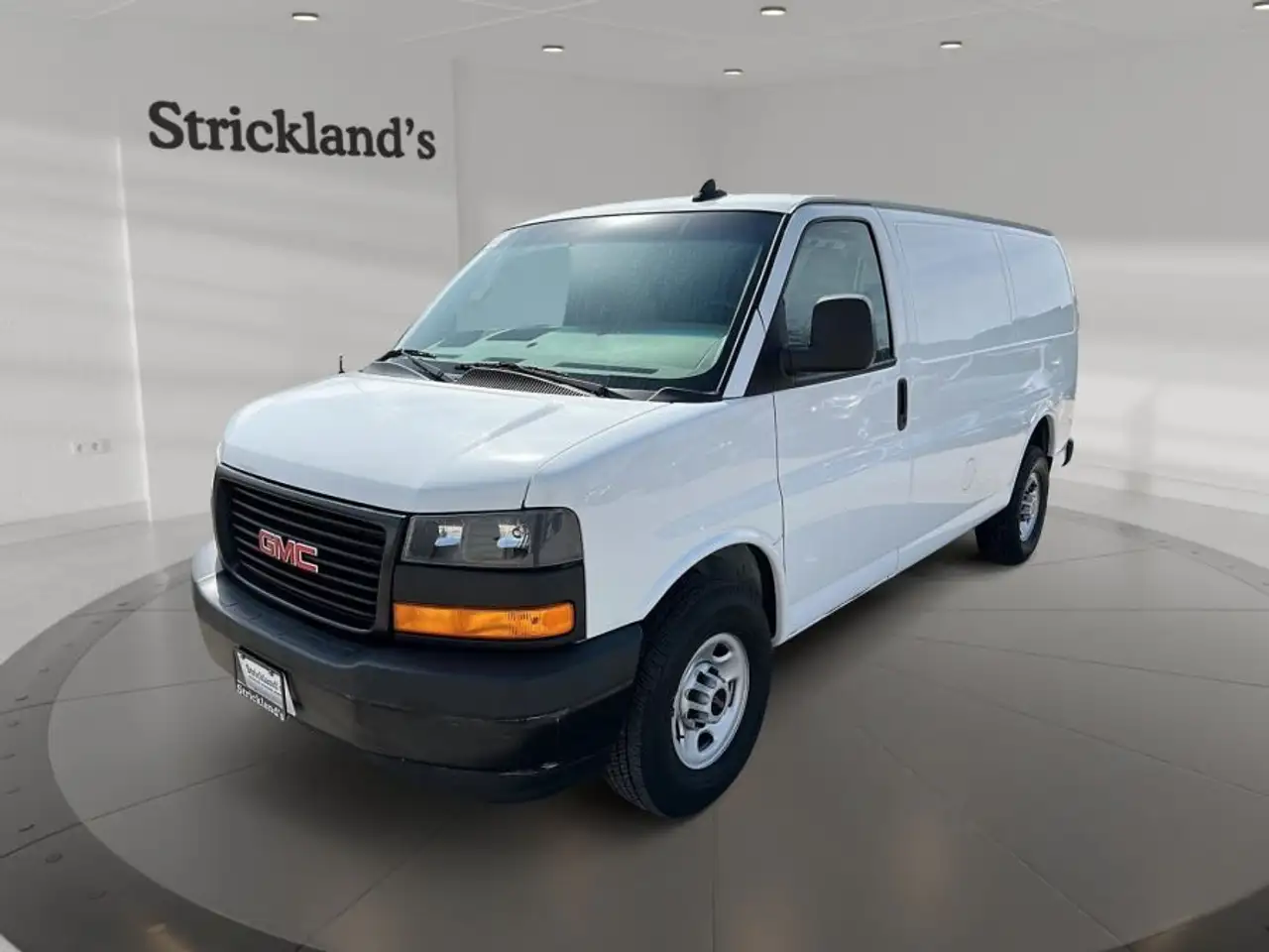 GMC Savana снимка GMC Savana
