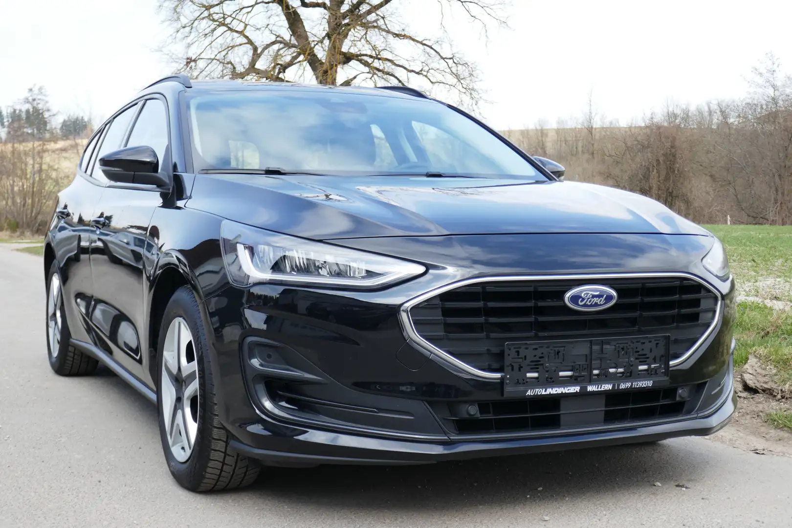 Ford Focus Cool&Connect Schwarz - 2