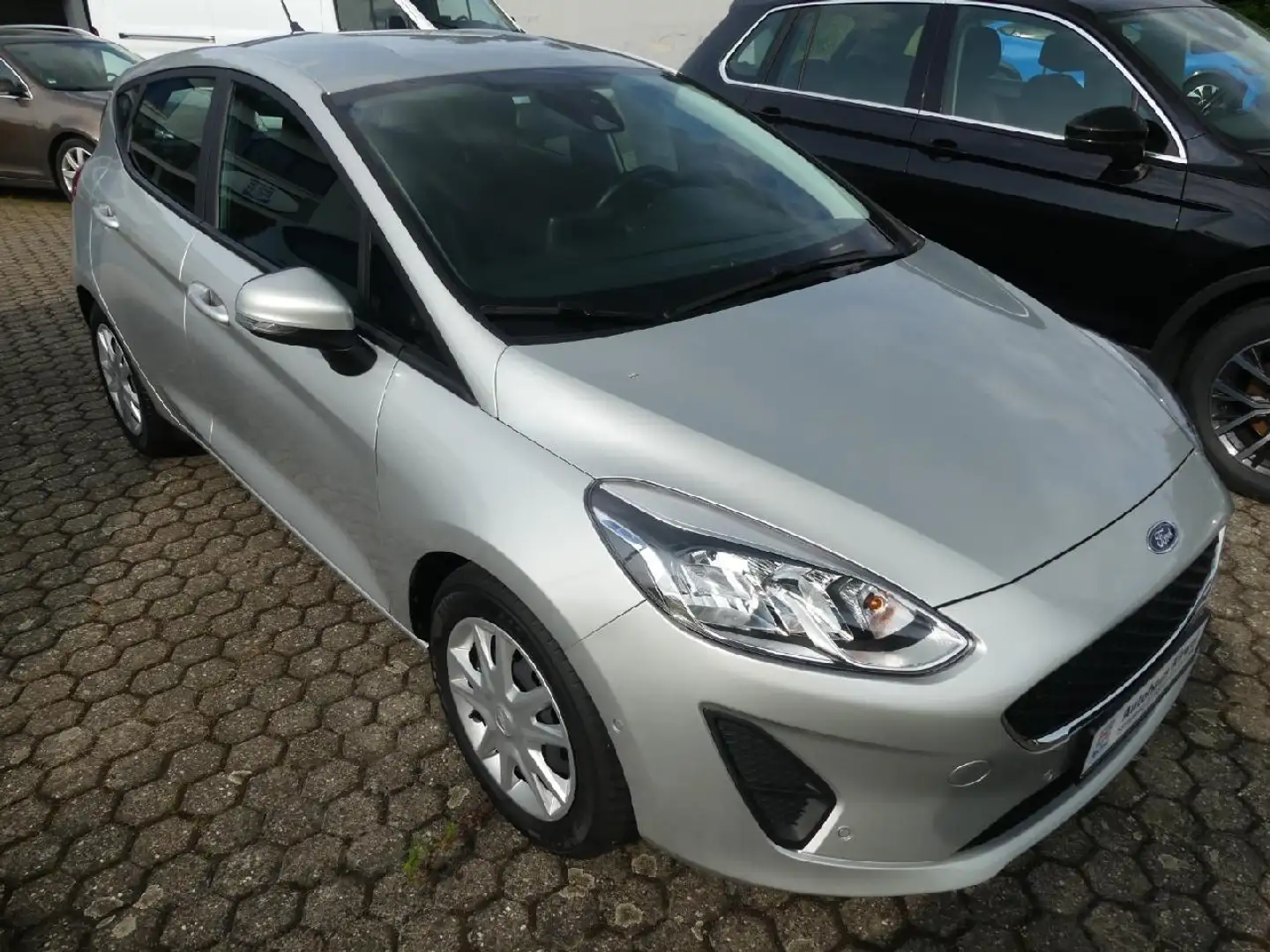Ford Fiesta Cool & Connect Automatik Navi LED PDC V+H Plateado - 1