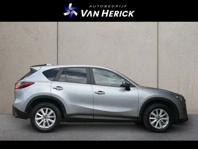 Mazda CX-5 view 3