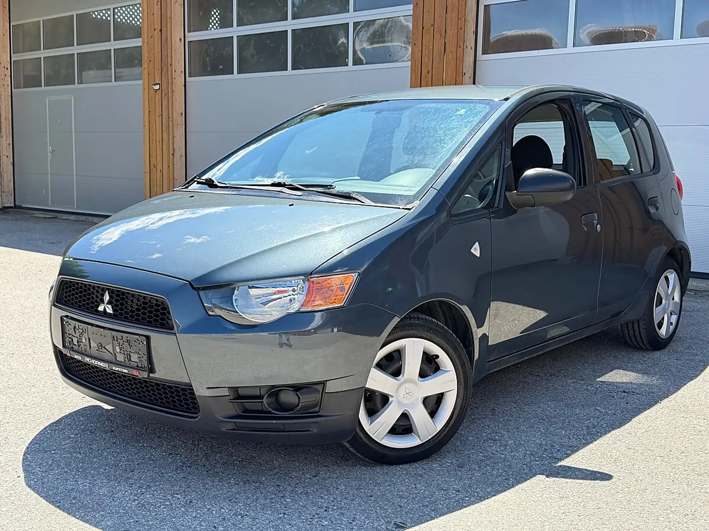 Mitsubishi Colt 5dr 1,1 MPI Austria Edition Grau - 1