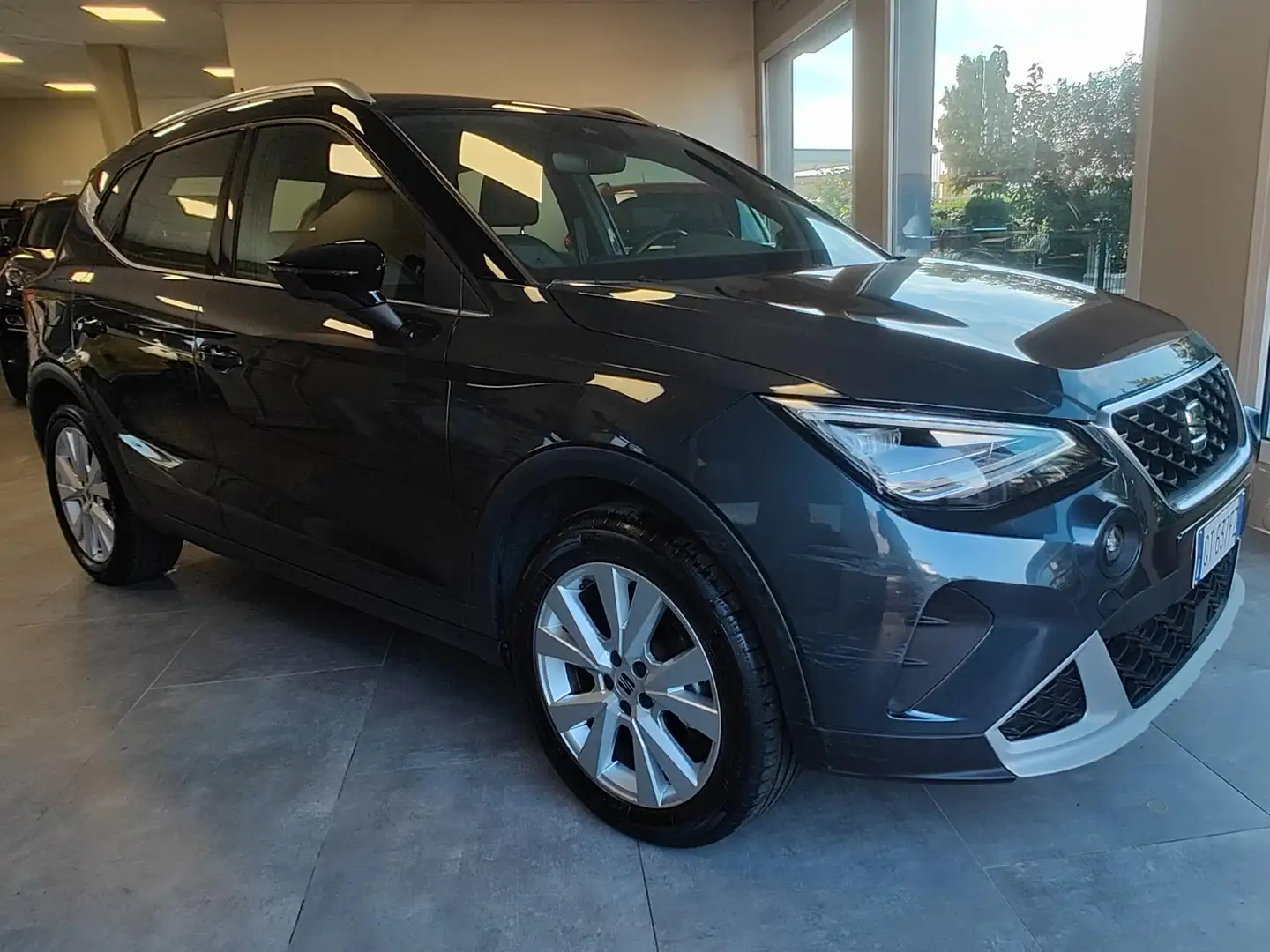 SEAT Arona Arona 1.0 ecotsi Xperience 110cv dsg Grigio - 2
