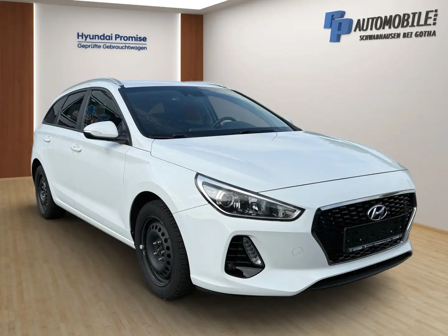 Hyundai i30 cw 1.4 Comfort ISG Blanc - 2