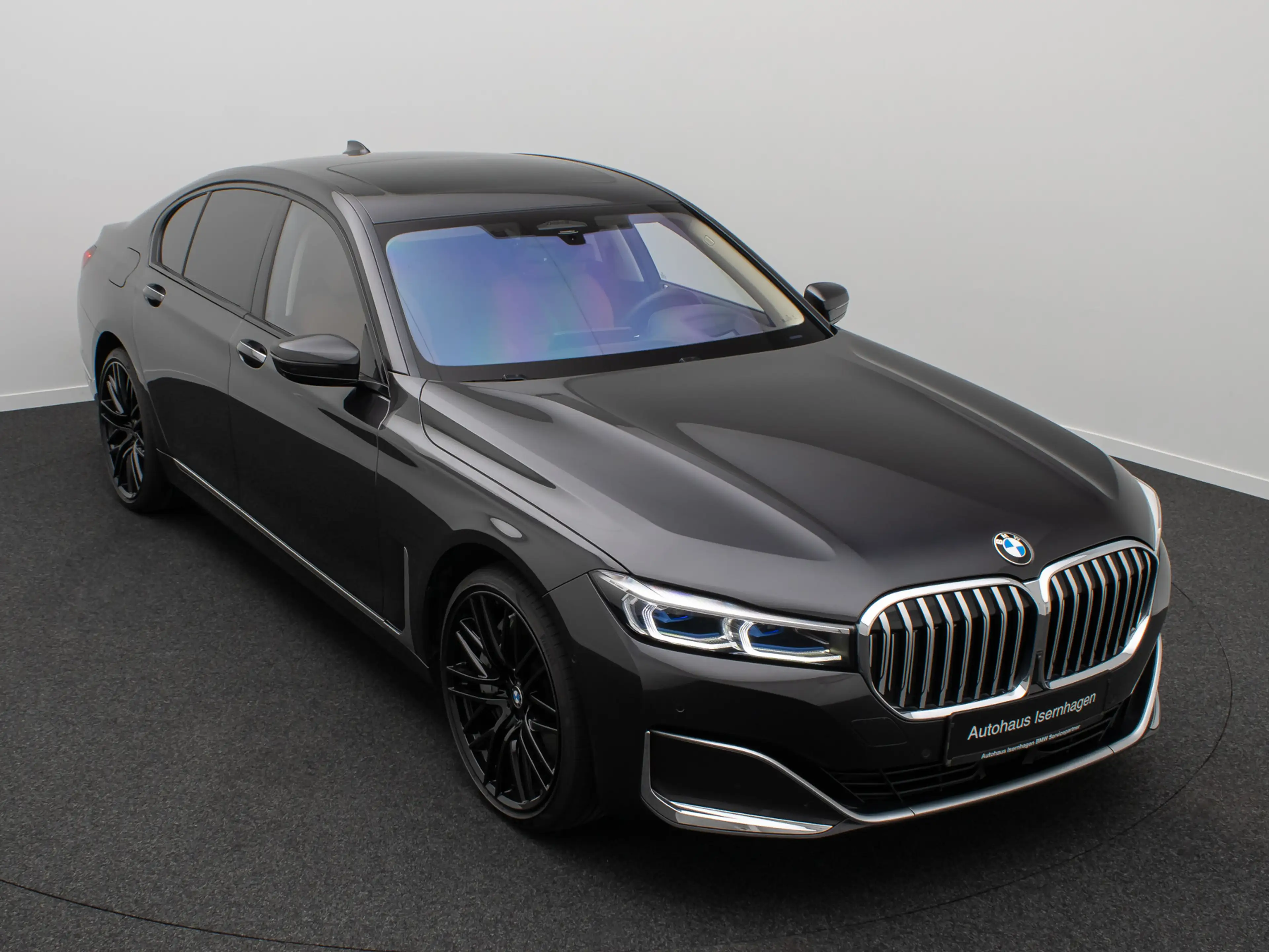BMW 750 HUD 360°Massage TV Laser SoftCl 21 Voll — photo 3