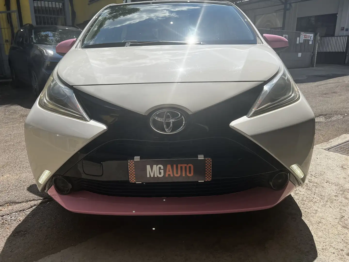 Toyota Aygo Aygo 5p 1.0 x-play SOLO 39000 KM NEOPATENTATI Weiß - 2