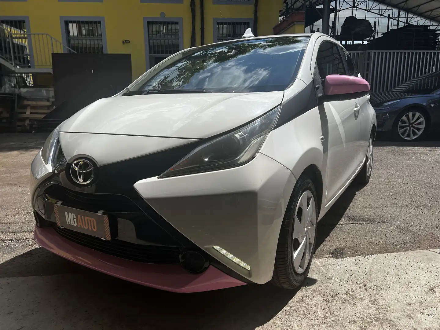 Toyota Aygo Aygo 5p 1.0 x-play SOLO 39000 KM NEOPATENTATI Weiß - 1