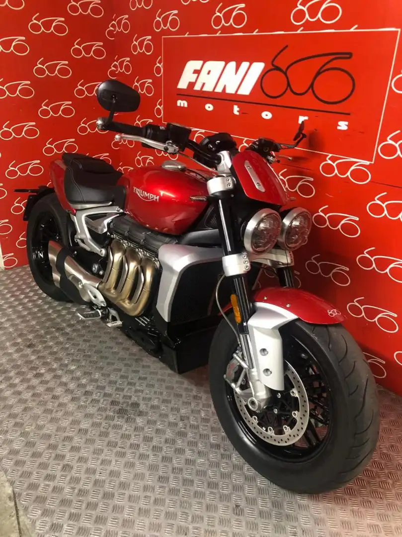 Triumph Rocket 3 R . Rood - 2