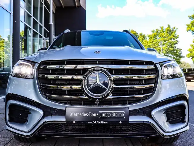 Mercedes-Benz 450 view 11