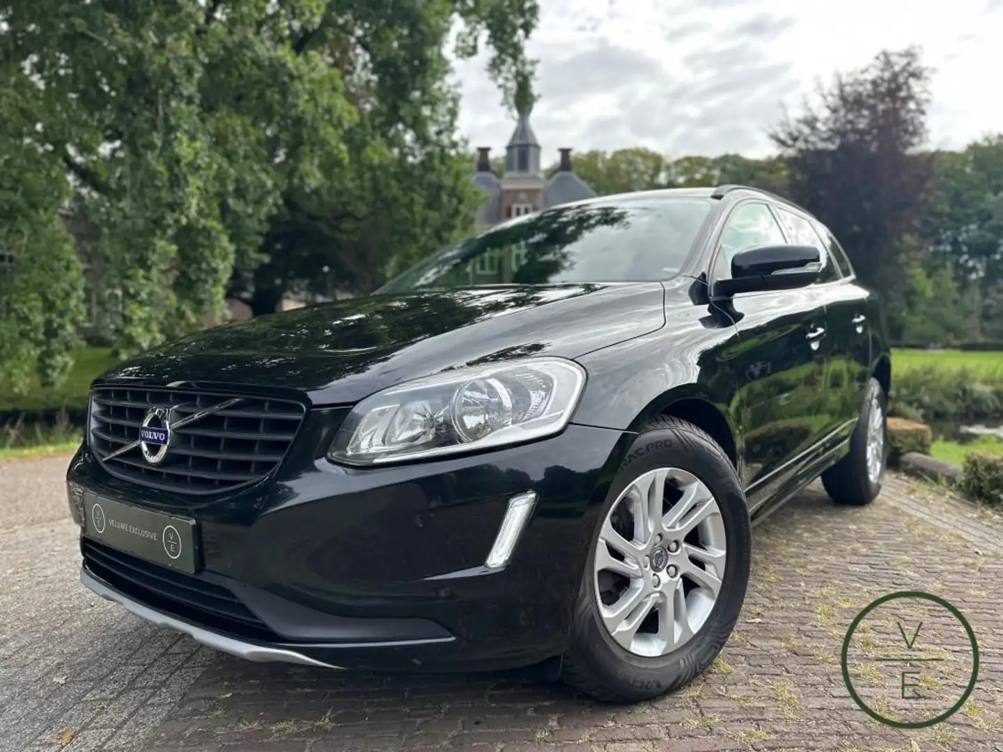 Volvo XC60 2.0 D4 AWD | Polar+ | Leder | Trekhaak | Negro - 1