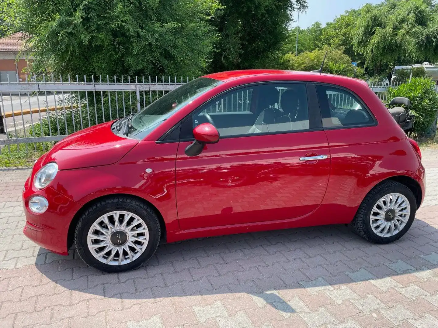 Fiat 500 1.0 Hybrid Lounge Rood - 2