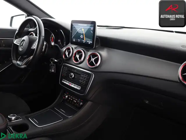 Mercedes-Benz CLA view 9