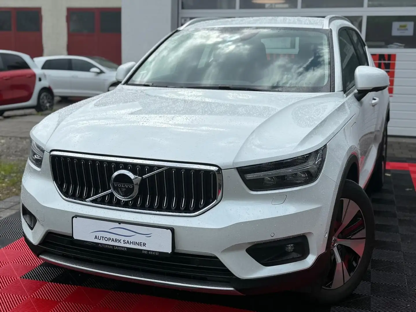 Volvo XC40 XC40 Inscription Expression Plug-In Hyb Weiß - 1