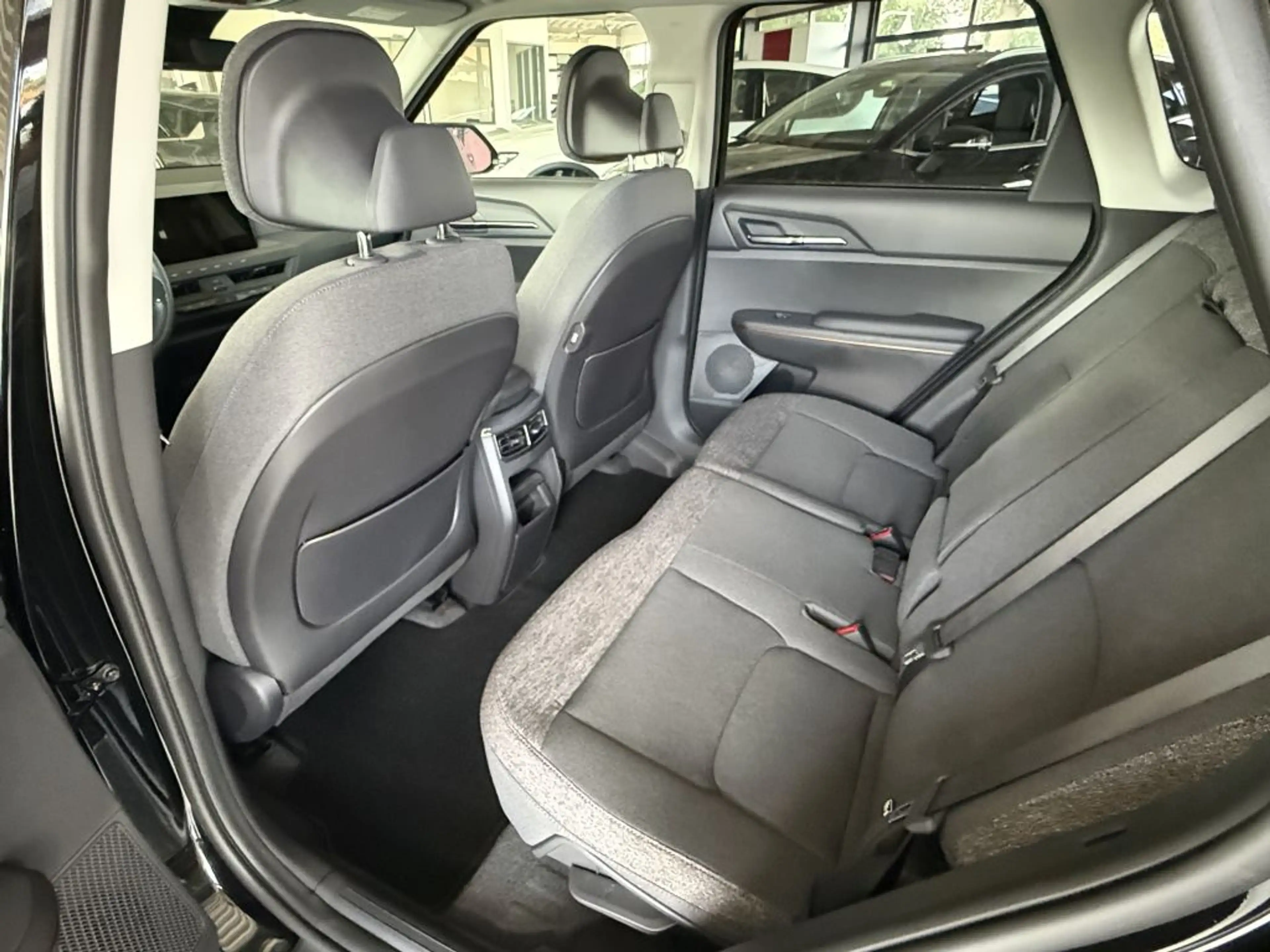 Kia EV5 81,4-kWh Air — photo 8
