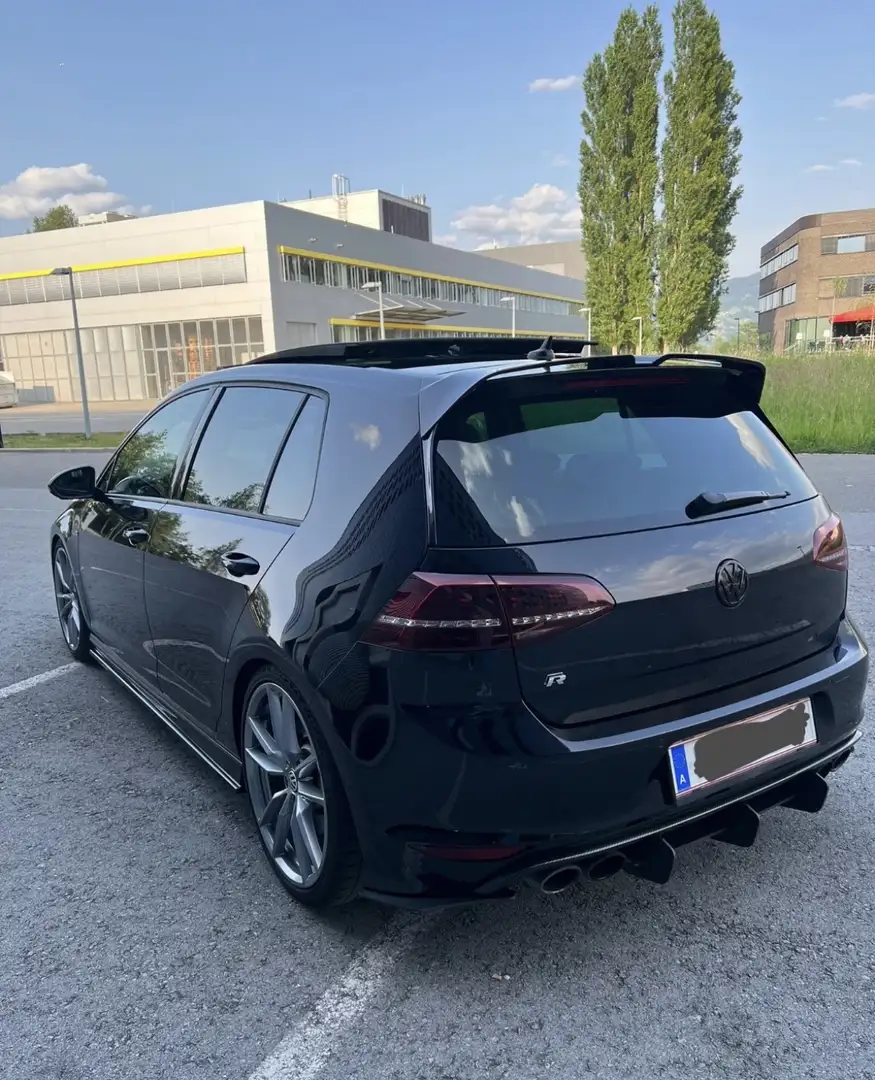 Volkswagen Golf R - 2