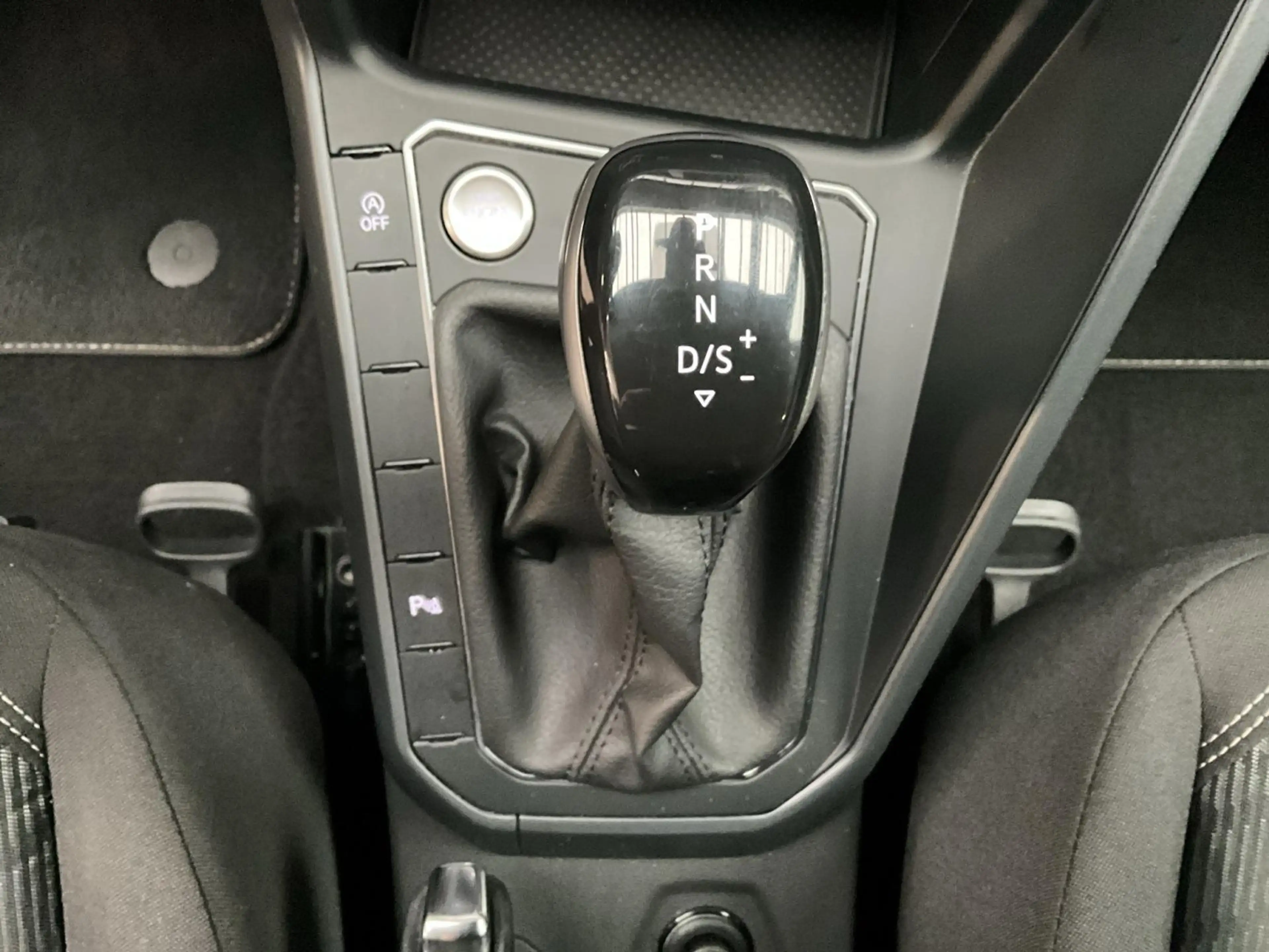 Volkswagen Taigo R-Line+DSG+IQ-Light+P.Lumiere&visibilité+Keyless — photo 12