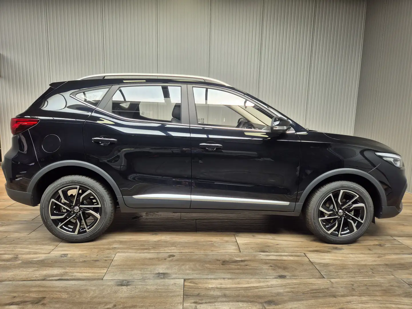 MG ZS 1.5VTI 106pk Luxury Чорний - 2