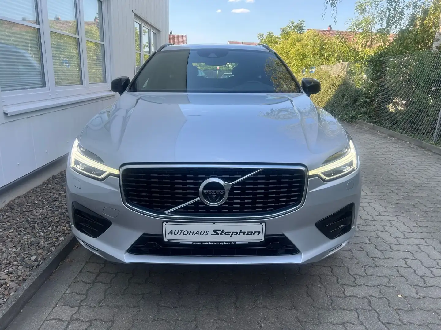 Volvo XC60 D4 Geartronic R Design AHK GARANTIE Silber - 2