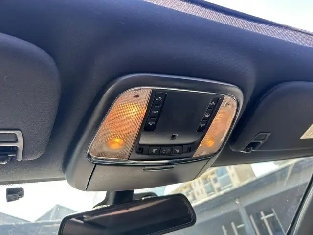 Jeep Grand Cherokee view 11