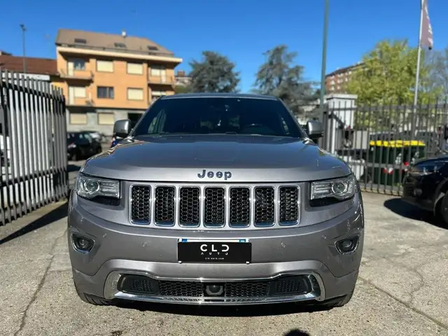 Jeep Grand Cherokee view 2