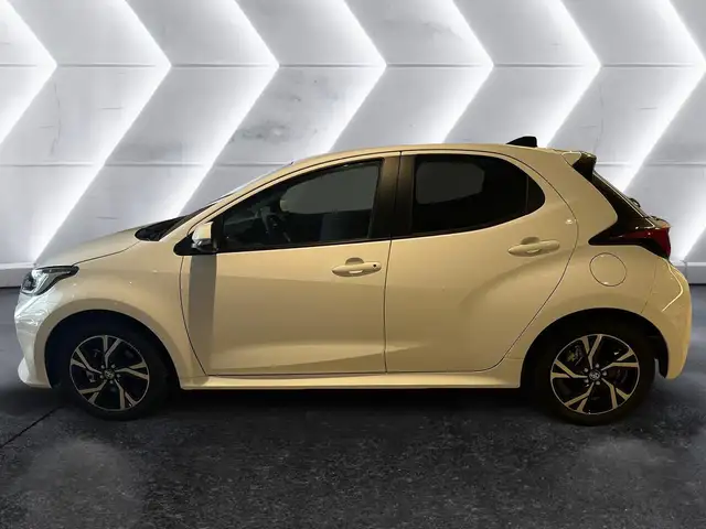 Toyota Yaris view 3