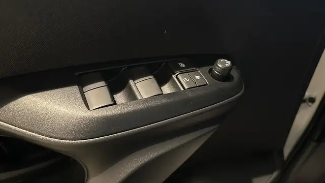 Toyota Yaris view 12